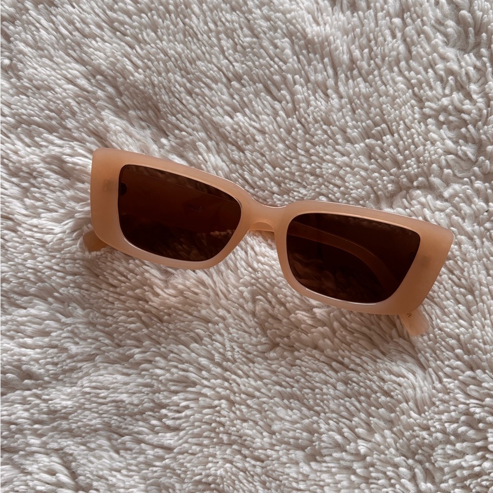 Chic Sunglasses